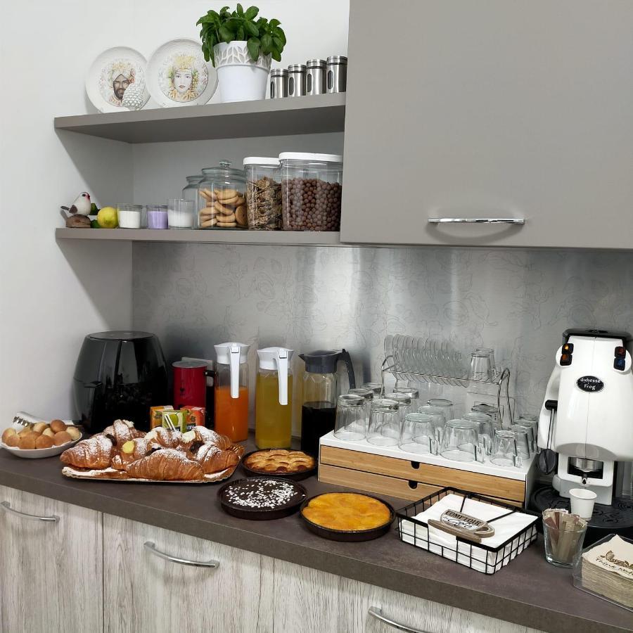 B&B Mandorlo Bianco อาโวลา ภายนอก รูปภาพ